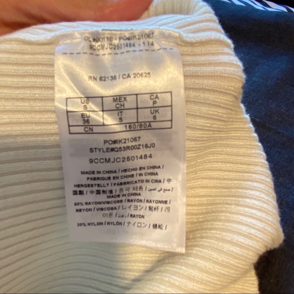 Guess Women’s White & Gray Zip Knit Hooded Sweater - Picture 9 of 10